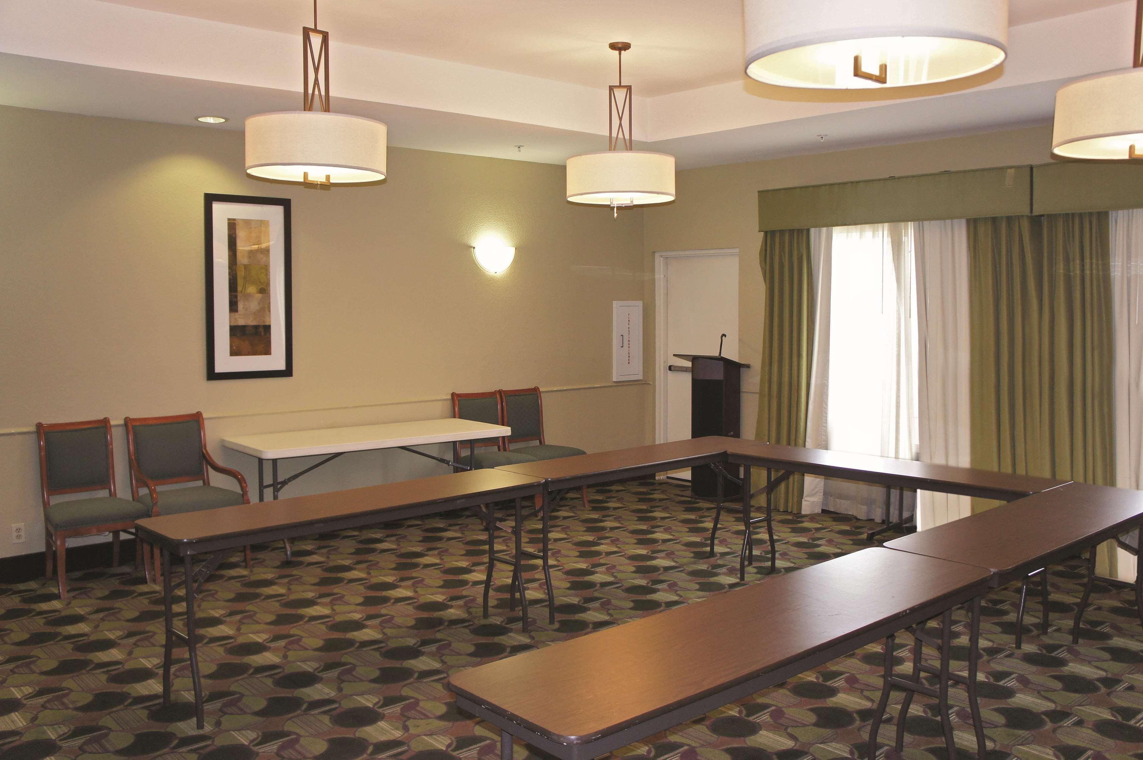 La Quinta By Wyndham Kerrville Bagian luar foto
