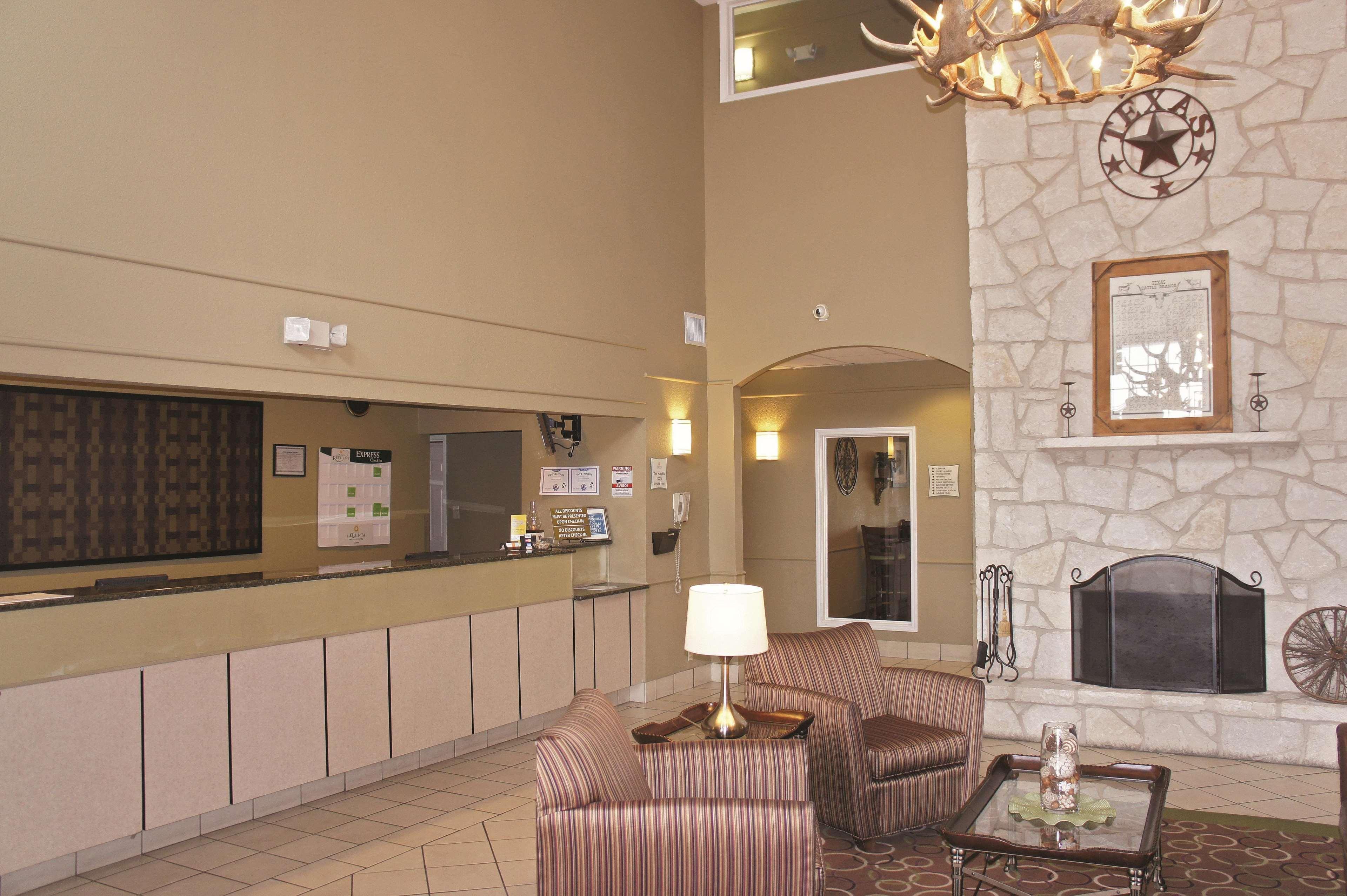 La Quinta By Wyndham Kerrville Bagian luar foto