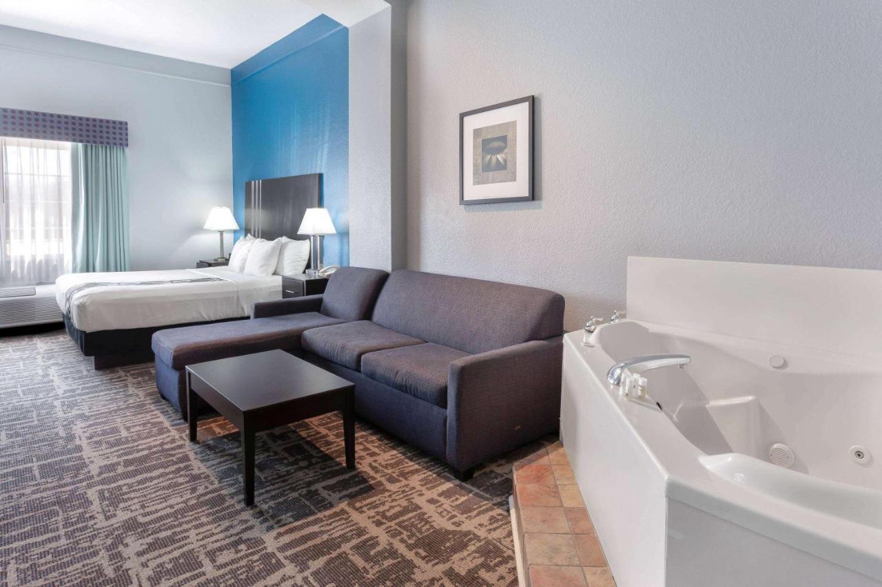 La Quinta By Wyndham Kerrville Bagian luar foto